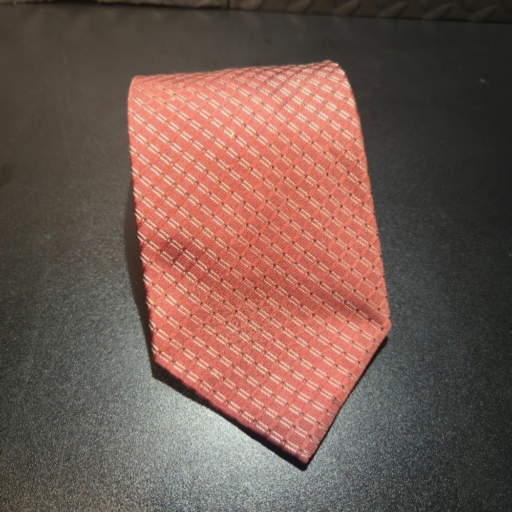 Calvin Klein Salmon-Pink Geometric Patterned Tie